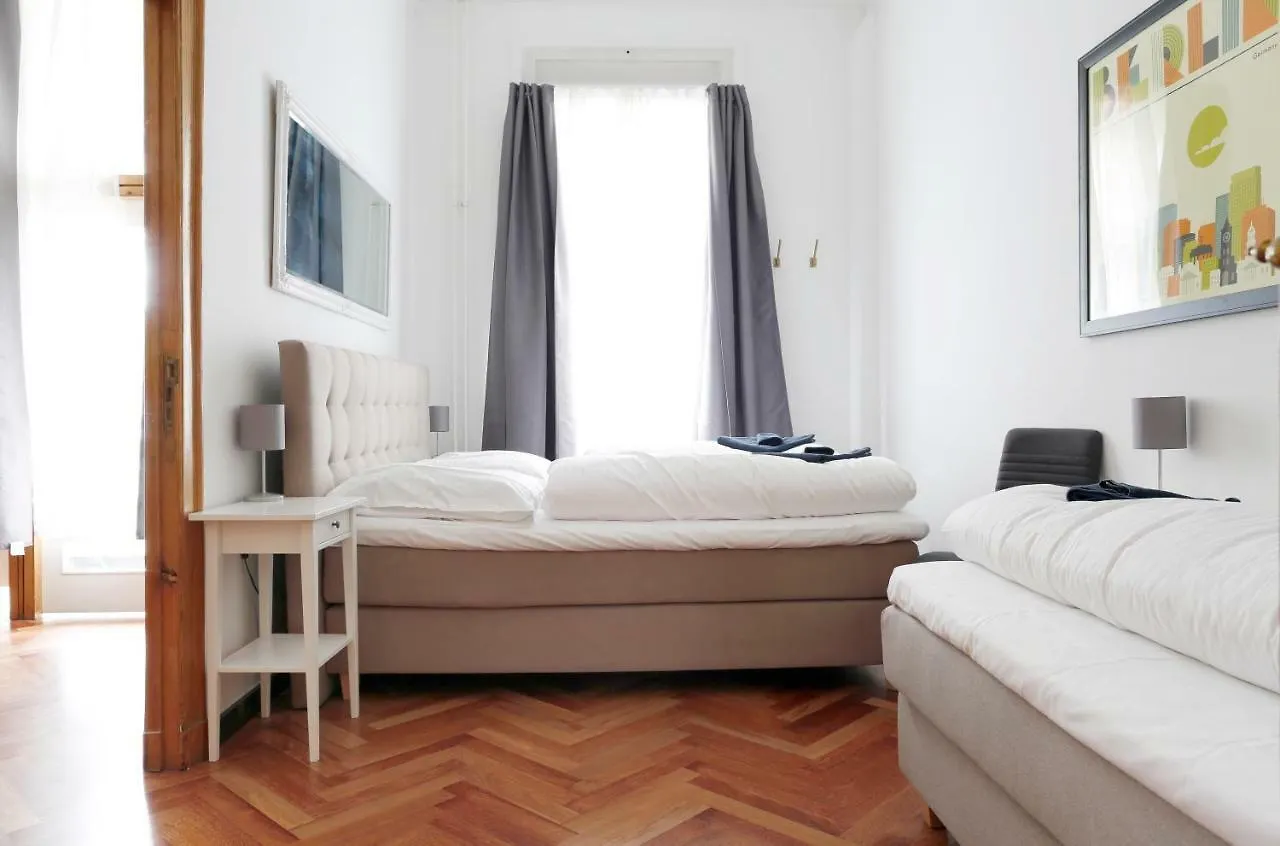 Katz By Rockchair Apartments L Superhost Status L 3 Bedrooms Boxspringbeds 2 Bathrooms In City Center - Cozy Family & Business Flair Welcomes You! Berlin