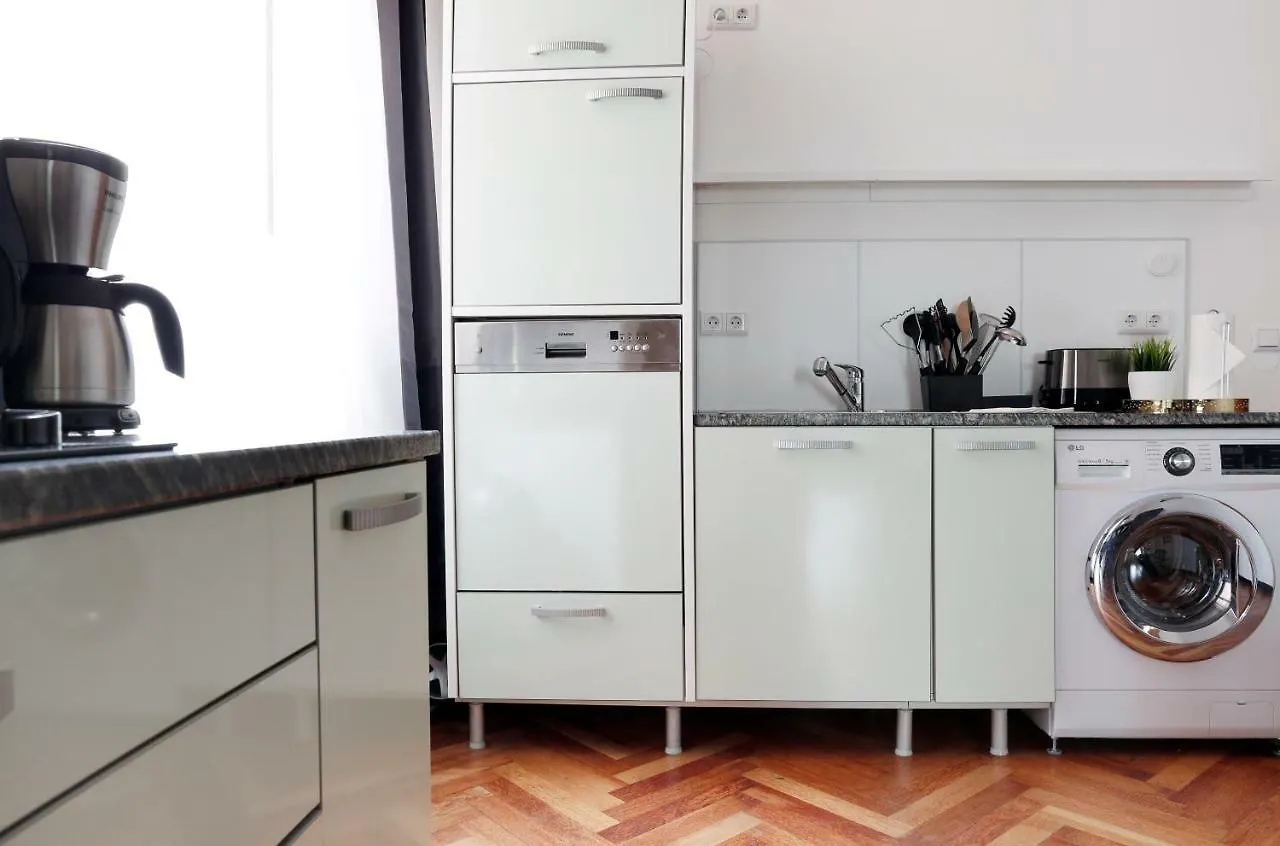Katz By Rockchair Apartments L Superhost Status L 3 Bedrooms Boxspringbeds 2 Bathrooms In City Center - Cozy Family & Business Flair Welcomes You! Berlin 0*,  Germany