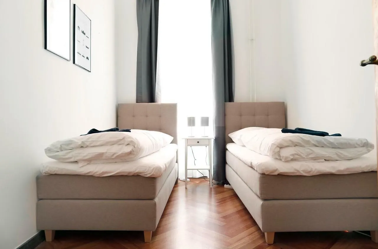 Katz By Rockchair Apartments L Superhost Status L 3 Bedrooms Boxspringbeds 2 Bathrooms In City Center - Cozy Family & Business Flair Welcomes You! Berlin